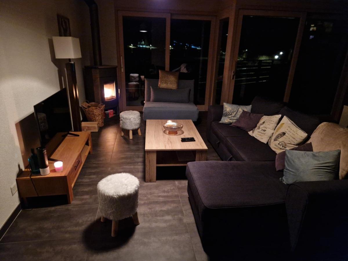 Superbe Appartement Champex-Lac Avec Piscine Et Sauna Luaran gambar