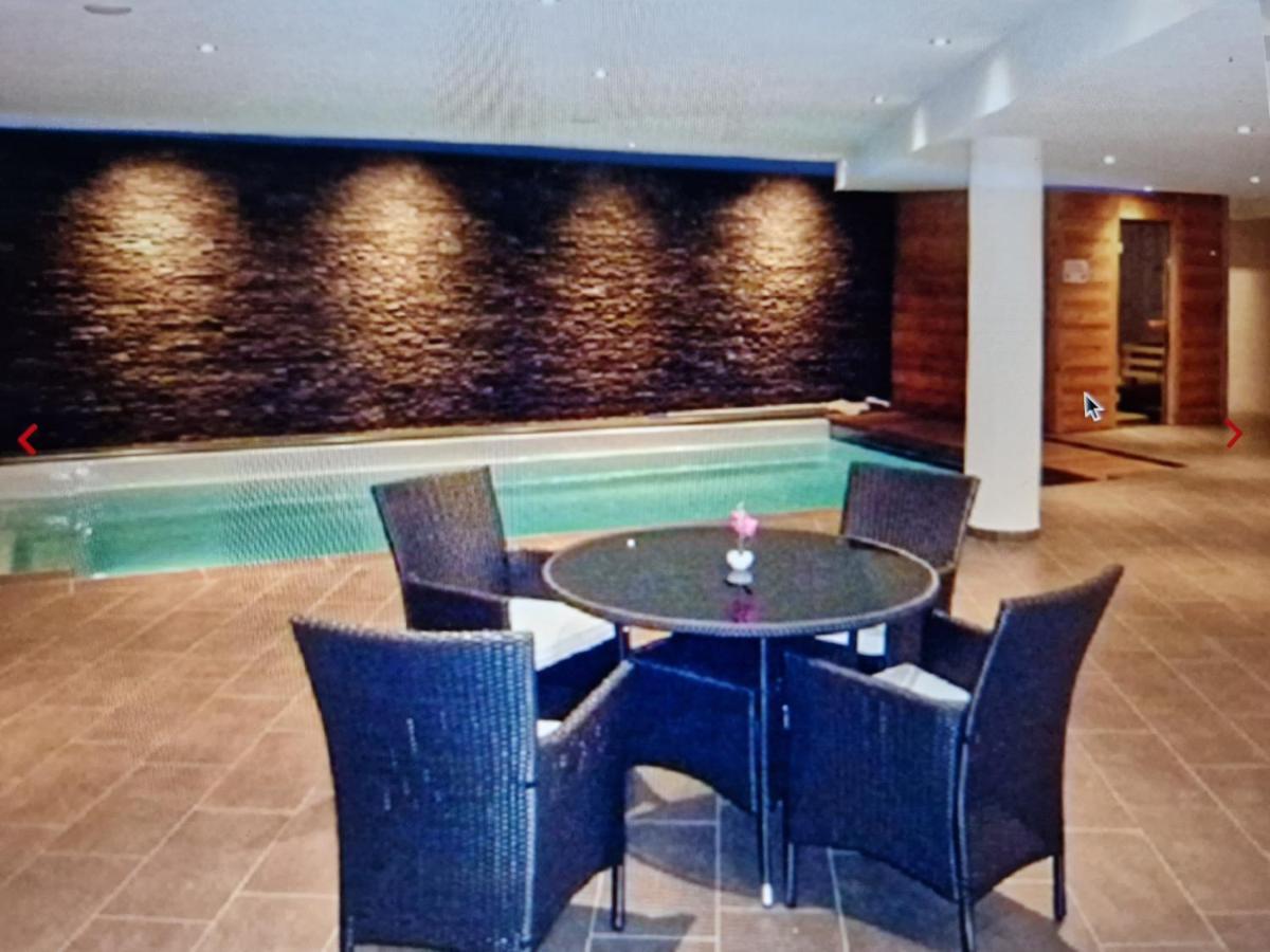 Superbe Appartement Champex-Lac Avec Piscine Et Sauna Luaran gambar