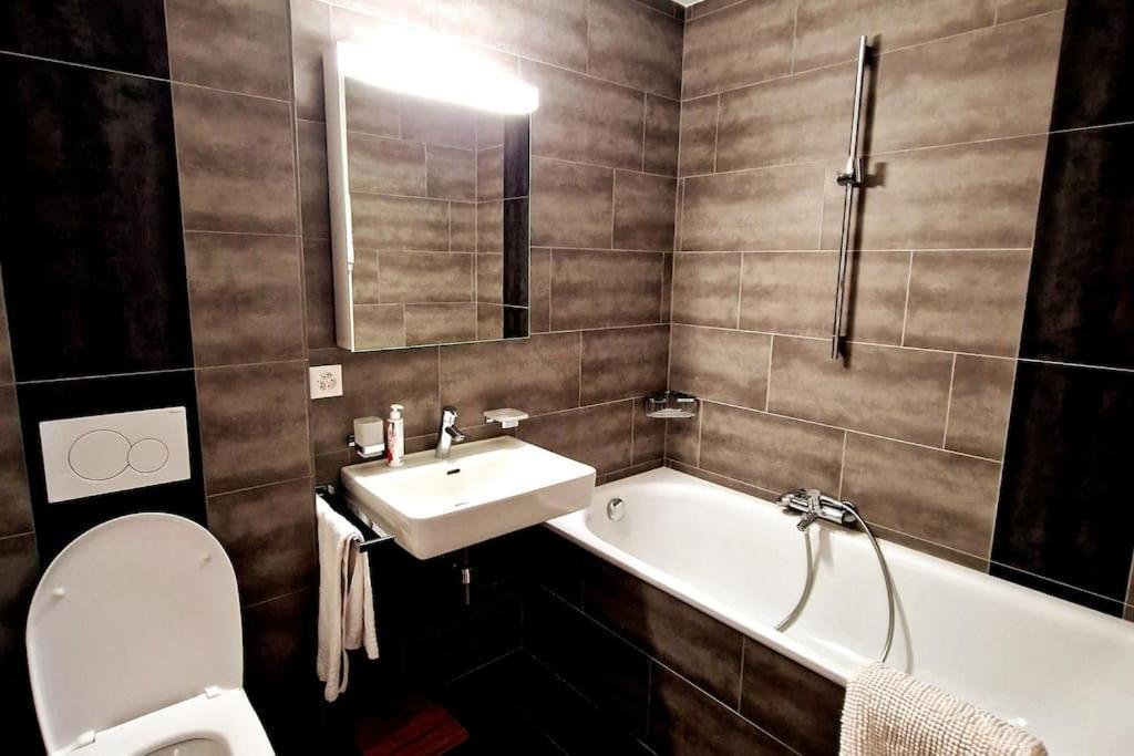 Superbe Appartement Champex-Lac Avec Piscine Et Sauna Luaran gambar