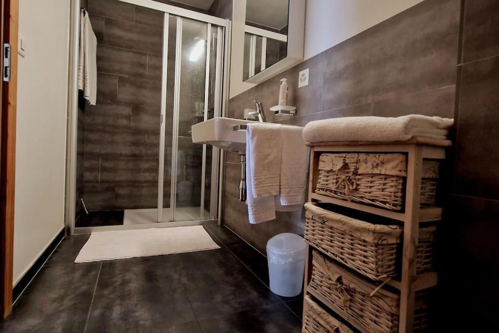 Superbe Appartement Champex-Lac Avec Piscine Et Sauna Luaran gambar